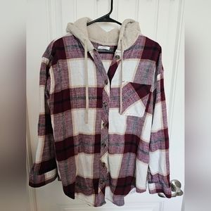 Maurice's flannel with hood and wooden buttons